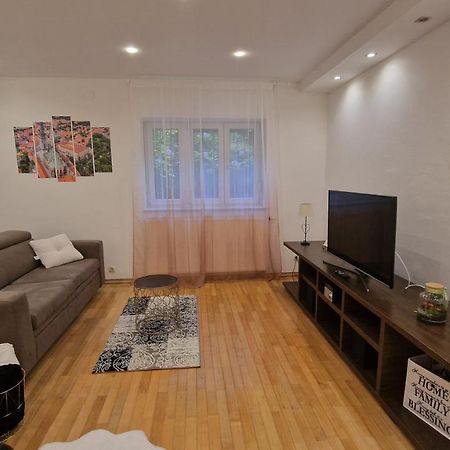 Apartman Roses Загреб Экстерьер фото