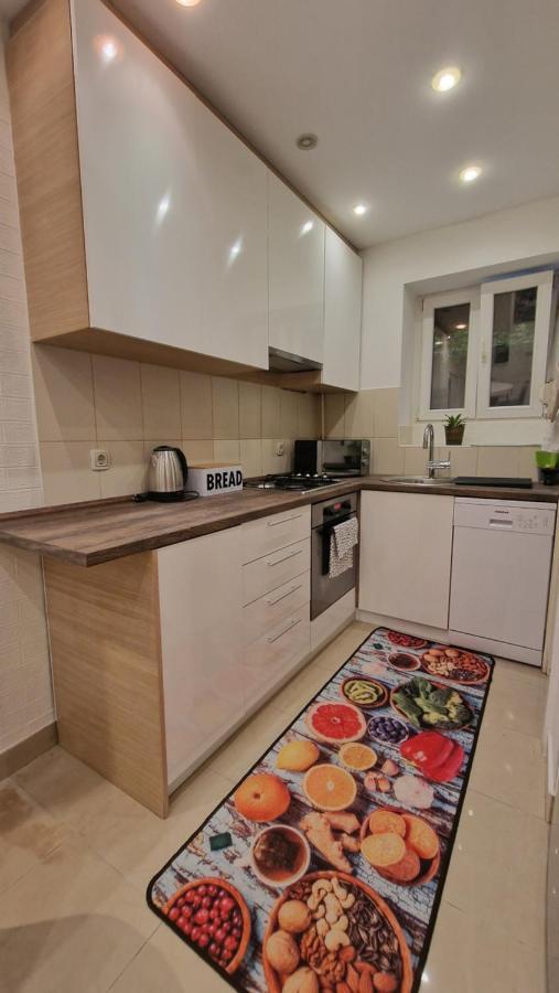 Apartman Roses Загреб Экстерьер фото