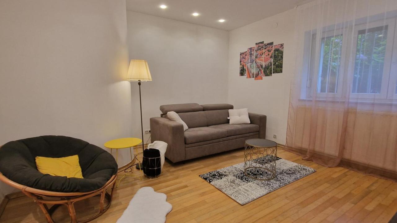 Apartman Roses Загреб Экстерьер фото