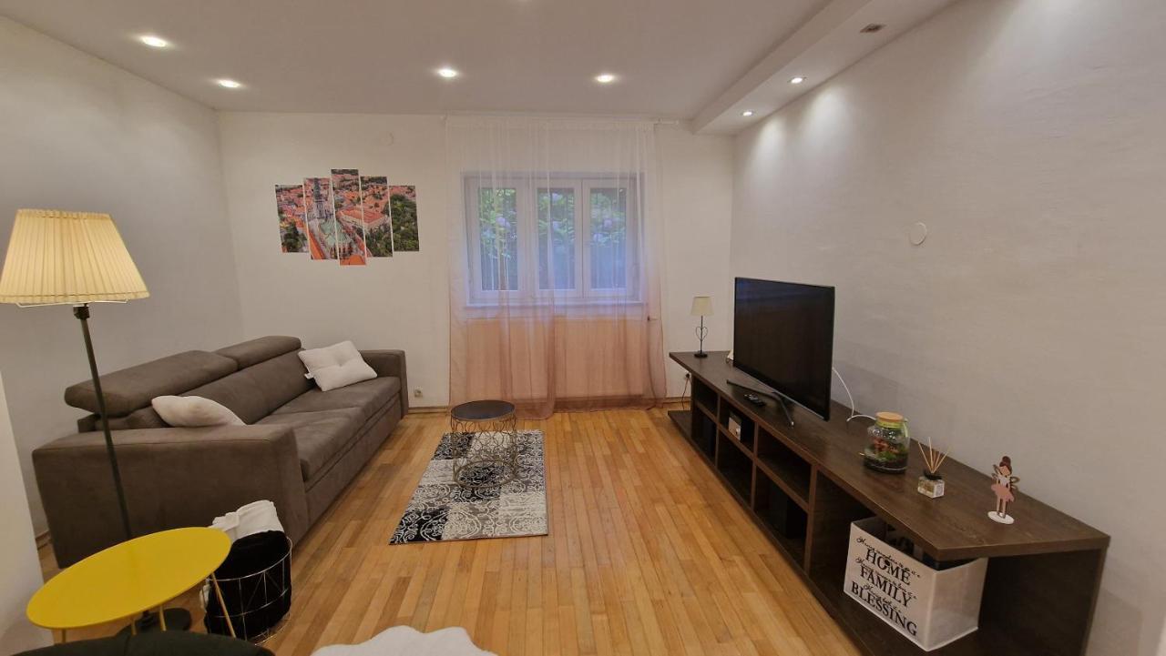Apartman Roses Загреб Экстерьер фото